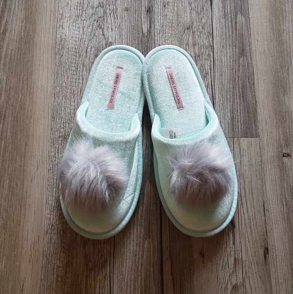 Victoria's Secret Shoes - NWOT Victoria's Secret Pom Pom Slippers